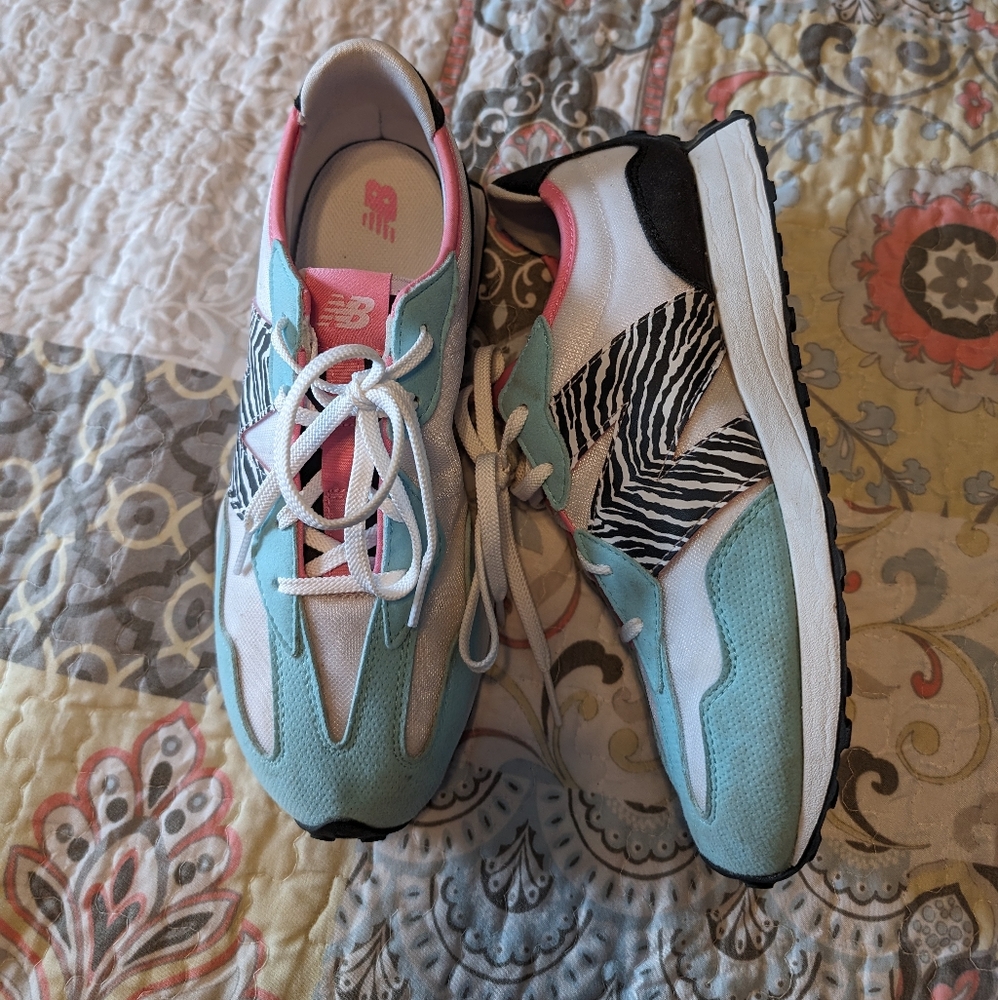 New Balance 327